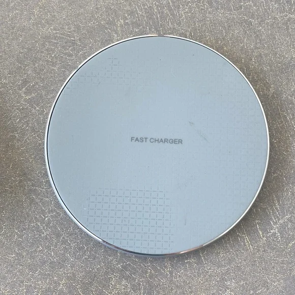 Wireless Fast Charger - Picture 2 of 3